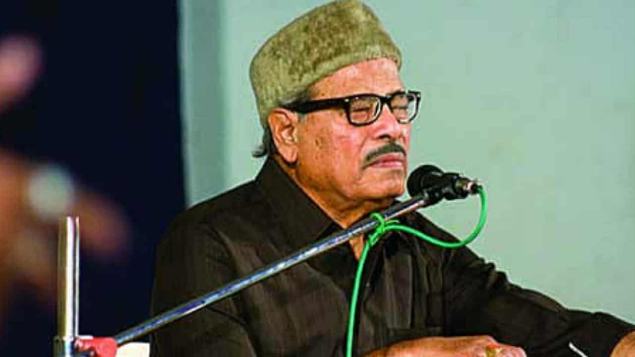 ৬০ বছরেরও বেশি সময় ধরে সঙ্গীত চর্চা, ঝুলিতে রয়েছে তিন হাজারের বেশি গান! জন্মদিনে ফিরে দেখা কিংবদন্তি শিল্পী মান্না দেকে