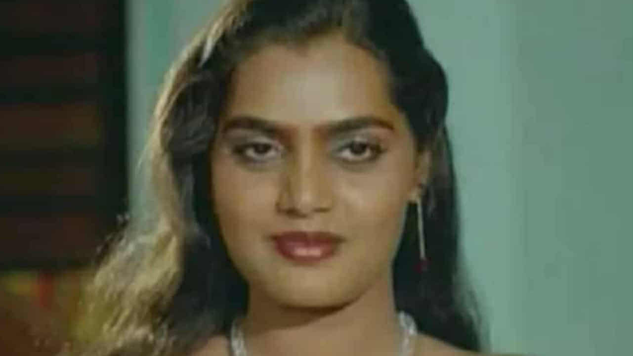 ১৪ বছরেই বিয়ে, গার্হস্থ্য অশান্তির শিকারে বাড়ি ছাড়া! বহু হিট ছবি দিয়েও সাফল্য অধরা এই অভিনেত্রীর