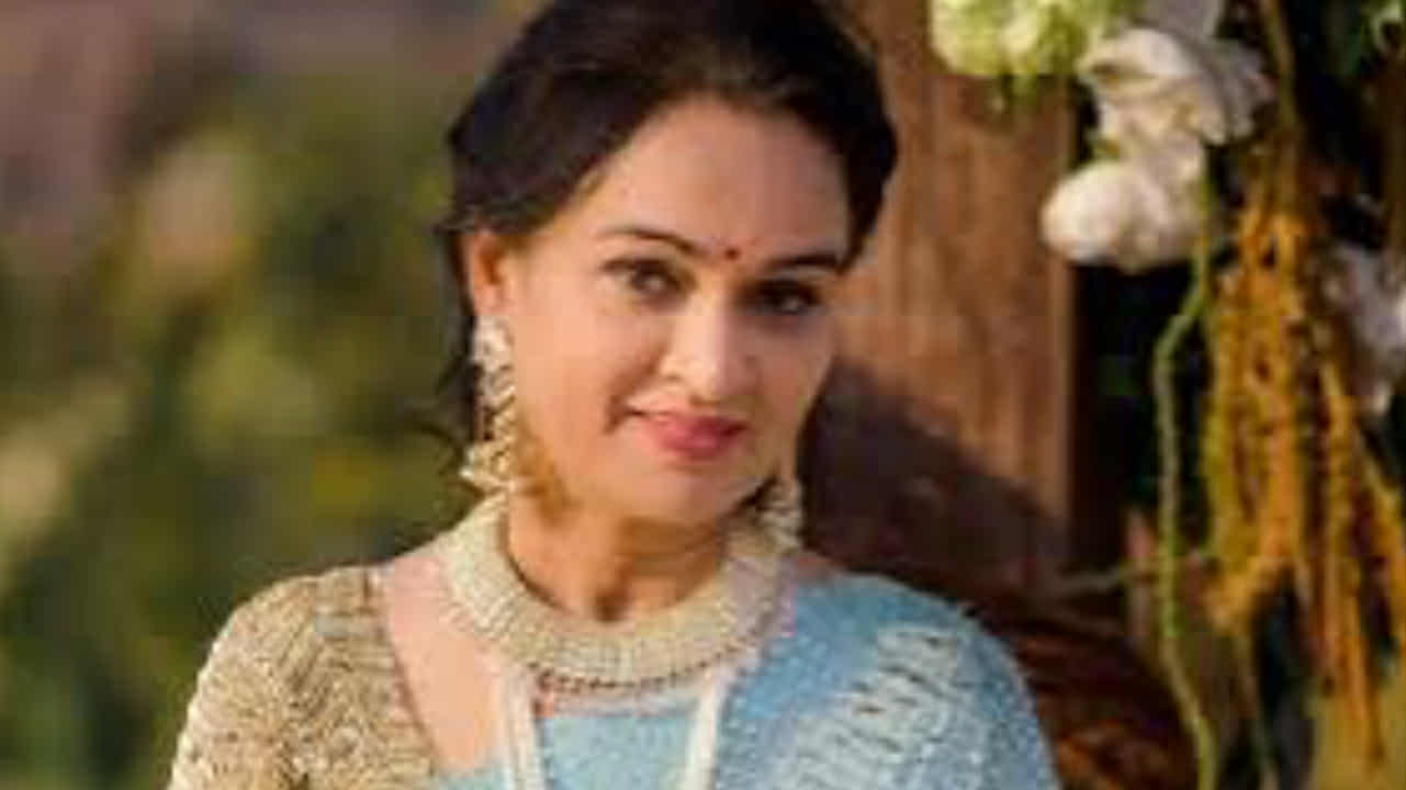 এক সময়ে বলিউড কাঁপিয়েছিলেন মঙ্গেশকর পরিবারের এই সদস্যা! হঠাৎই কোথায় হারিয়ে গেলেন তিনি?