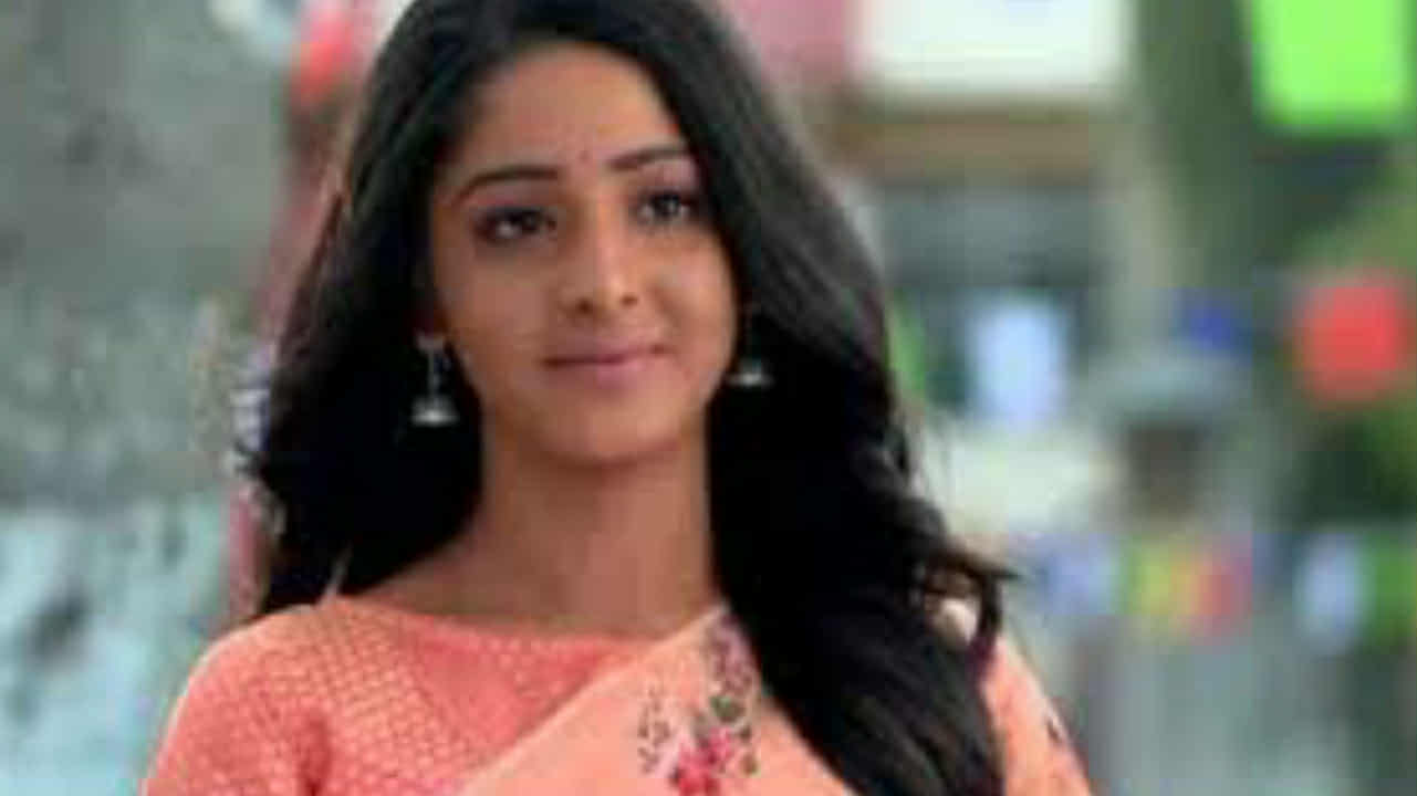 লতার গান গেয়ে তাক লাগালেন দীপা! মঞ্চে উঠল হাততালির ঝড়
